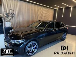 Zwart Gebruikt 2022 BMW 330e Executive Stationwagen | € 34.950 (Eerlijke prijs)
