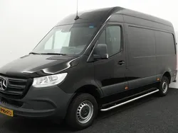 Zwart Gebruikt 2024 Mercedes Sprinter Van | € 39.950 (Eerlijke prijs)