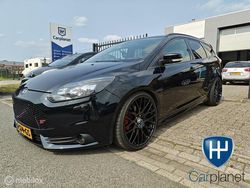 Zwart Gebruikt 2013 Ford Focus ST Stationwagen | € 16.450 (Iets duurder)
