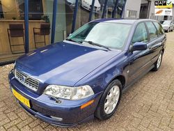 Blauw Gebruikt 2003 Volvo V40 Stationwagen | € 3.945