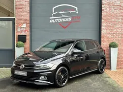 Zwart, metallic lak Gebruikt 2019 VW Polo R-line Hatchback | € 18.750 (Eerlijke prijs)