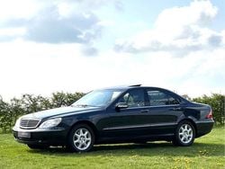 Zwart, metallic lak Gebruikt 2002 Mercedes S320 Sedan | € 14.950 (Duur)