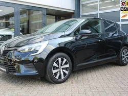 Zwart Gebruikt 2023 Renault Clio V Equilibre Hatchback | € 15.900 (Super prijs)