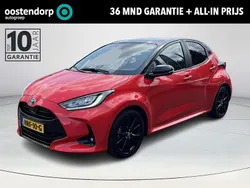 Rood Gebruikt 2023 Toyota Yaris Hybrid Executive Hatchback | € 26.400 (Eerlijke prijs)