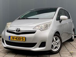 Grijs Gebruikt 2012 Toyota Verso-S Comfort MPV | € 7.944 (Eerlijke prijs)