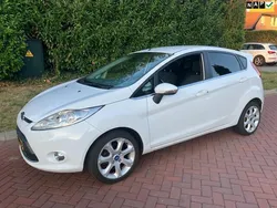 Wit Gebruikt 2011 Ford Fiesta Titanium Hatchback | € 1.995 (Eerlijke prijs)