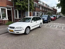 Wit Gebruikt 2001 Volvo V40 Business Edition Stationwagen | € 1.200