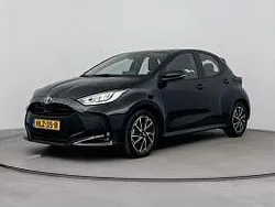 Zwart Gebruikt 2024 Toyota Yaris Edition Hatchback | € 24.745 (Eerlijke prijs)
