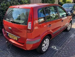 Rood Gebruikt 2008 Ford Fusion MPV | € 3.000 (Eerlijke prijs)