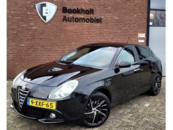 Zwart Gebruikt 2014 Alfa Romeo Giulietta Exclusive Hatchback | € 7.950 (Goede deal)