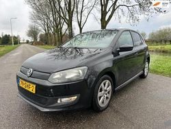 Zwart (metallic) Gebruikt 2011 VW Polo Comfortline Hatchback | € 1.999 (Eerlijke prijs)