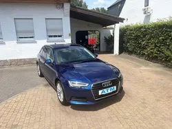 Blauw Gebruikt 2018 Audi A4 Sport Stationwagen | € 17.850 (Goede deal)
