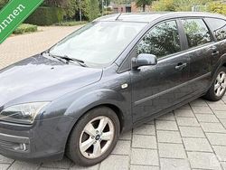 Grijs Gebruikt 2006 Ford Focus Futura Stationwagen | € 999 (Goede deal)