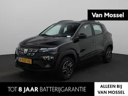 Zwart, metallic lak Gebruikt 2022 Dacia Spring Comfort Hatchback | € 10.440 (Eerlijke prijs)