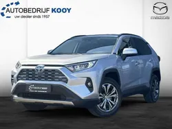 Zilver, metallic lak Gebruikt 2022 Toyota RAV4 Hybrid SUV | € 38.450 (Eerlijke prijs)
