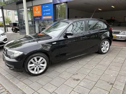 Zwart Gebruikt 2010 BMW 116 Hatchback | € 6.995 (Eerlijke prijs)