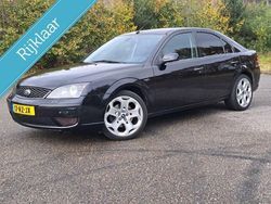 Zwart Gebruikt 2005 Ford Mondeo Hatchback | € 1.995 (Eerlijke prijs)