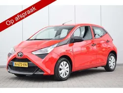 Rood Gebruikt 2022 Toyota Aygo Hatchback | € 11.450 (Super prijs)