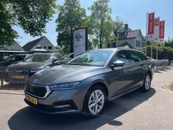 Grijs Gebruikt 2023 Skoda Octavia Business Line Stationwagen | € 28.950 (Super prijs)