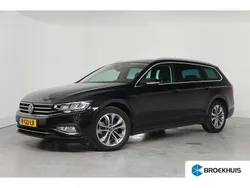 Zwart Gebruikt 2022 VW Passat Comfortline Stationwagen | € 25.900 (Eerlijke prijs)