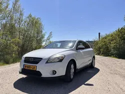 Wit Gebruikt 2010 Kia Ceed MPV | € 3.000 (Goede deal)