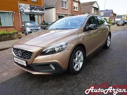 Bruin Gebruikt 2014 Volvo V40 CC Momentum Stationwagen | € 15.800 (Goede deal)