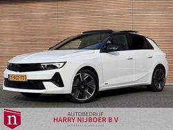 Wit Gebruikt 2023 Opel Astra Ultimate Hatchback | € 24.900 (Eerlijke prijs)