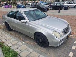 Grijs Gebruikt 2004 Mercedes E270 Avantgarde Sedan | € 8.950