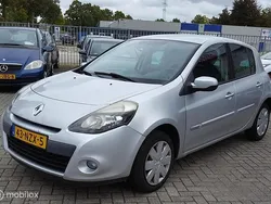Grijs Gebruikt 2011 Renault Clio II Authentique Hatchback | € 4.500 (Iets duurder)
