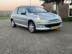 Grijs Gebruikt 2003 Peugeot 206 Quiksilver Hatchback | € 1.450 (Eerlijke prijs)