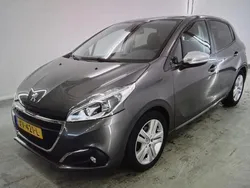 Grijs Gebruikt 2019 Peugeot 208 Signature Sky Hatchback | € 9.985 (Goede deal)