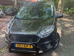 Grijs Gebruikt 2019 Ford Tourneo Courier Titanium MPV | € 14.250 (Goede deal)
