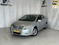 Grijs, metallic lak Gebruikt 2010 Toyota Avensis Sedan | € 9.299 (Eerlijke prijs)