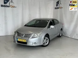 Grijs, metallic lak Gebruikt 2010 Toyota Avensis Sedan | € 9.299 (Eerlijke prijs)