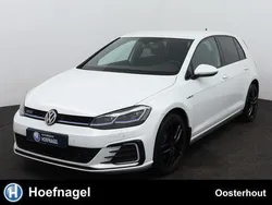 Wit, metallic lak Gebruikt 2020 VW Golf VIII GTE Hatchback | € 22.450 (Eerlijke prijs)