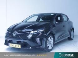 Zwart Gebruikt 2023 Renault Clio V Evolution Hatchback | € 18.040 (Eerlijke prijs)