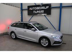 Grijs Gebruikt 2022 Skoda Octavia Ambition Stationwagen | € 17.900 (Duur)
