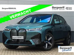 Blauw, metallic lak Gebruikt 2023 BMW iX Comfort Edition SUV | € 54.875 (Eerlijke prijs)