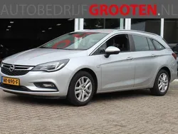 Grijs Gebruikt 2017 Opel Astra Edition Stationwagen | € 5.499 (Goede deal)