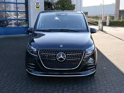 Grijs Gebruikt 2024 Mercedes V300 AMG MPV | € 87.950