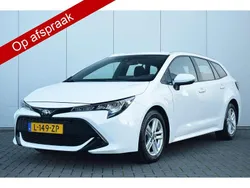 Wit Gebruikt 2021 Toyota Corolla Active Stationwagen | € 16.950 (Eerlijke prijs)