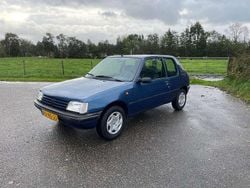 Blauw Gebruikt 1997 Peugeot 205 Hatchback | € 2.350 (Iets duurder)