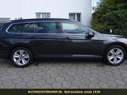 Grijs Gebruikt 2023 VW Passat Stationwagen | € 46.950 (Goede deal)
