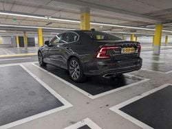 Grijs Gebruikt 2022 Volvo S60 Inscription Sedan | € 34.000 (Goede deal)