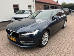 Blauw Gebruikt 2020 Volvo V90 Momentum Stationwagen | € 28.495 (Eerlijke prijs)