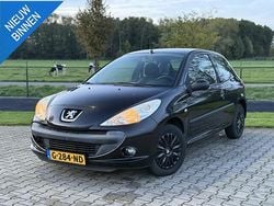 Zwart Gebruikt 2011 Peugeot 206+ Hatchback | € 2.950 (Iets duurder)