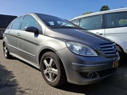 Grijs Gebruikt 2006 Mercedes B200 MPV | € 2.250 (Goede deal)