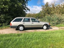 Gebruikt 1986 Mercedes E230 Stationwagen | € 15.900