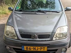 Grijs Gebruikt 2000 Renault Scénic MPV | € 995 (Eerlijke prijs)