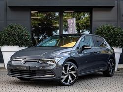 Grijs Gebruikt 2022 VW Golf VIII Style Hatchback | € 26.500 (Eerlijke prijs)